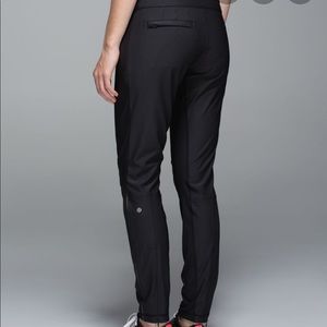 Lululemon feeling frosty pants black sz 6 EUC